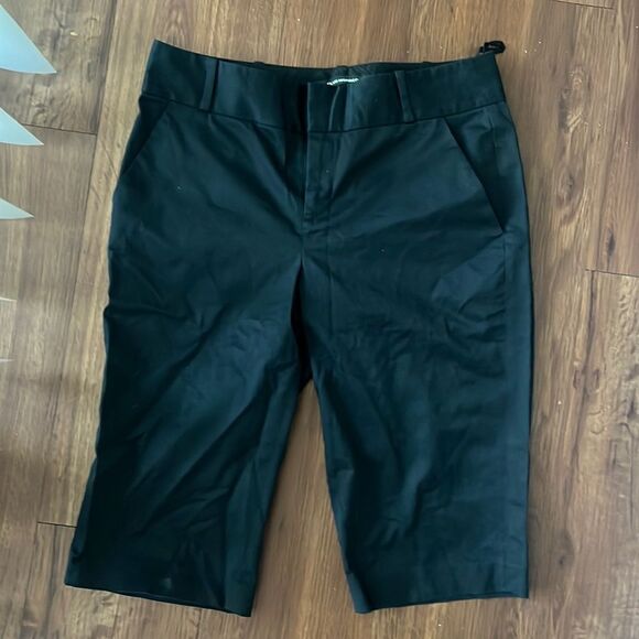 Club Monaco Black Shorts - Size 2 - Worn ONCE - Look Brand New - Clasp and Zip - Picture 1 of 4